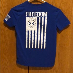 Boys Under Armour loose fit shirt